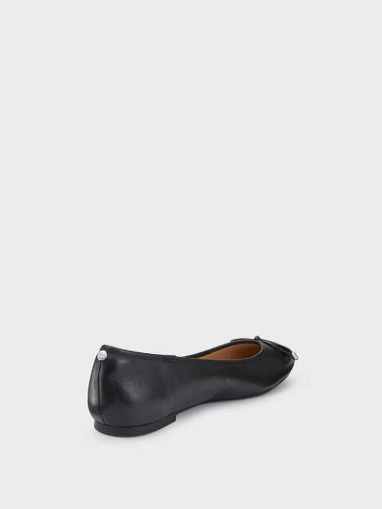 商品DKNY|女王镜面金属芭蕾舞平底鞋,价格¥447,第2张图片详细描述