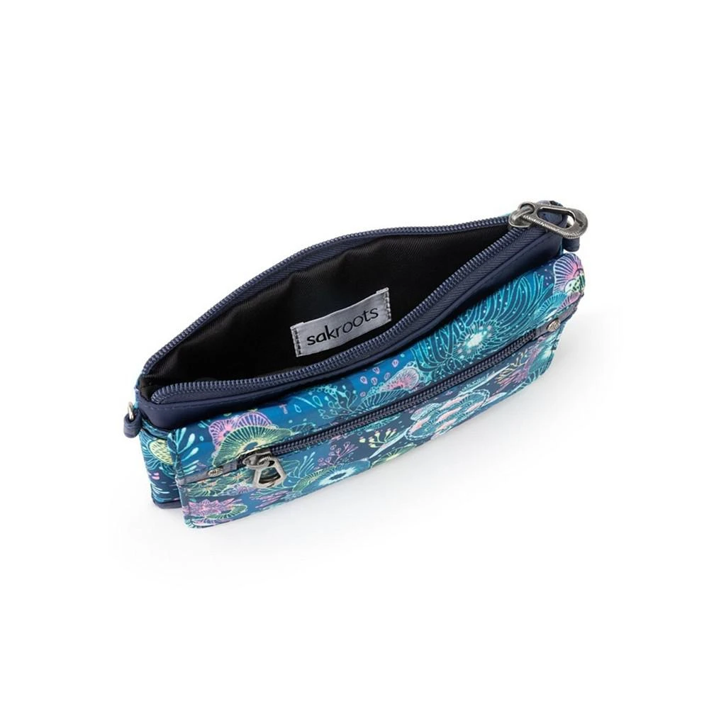 商品Sakroots|Women's Recycled Ecotwill Corin Flap Wallet,价格¥291,第5张图片详细描述