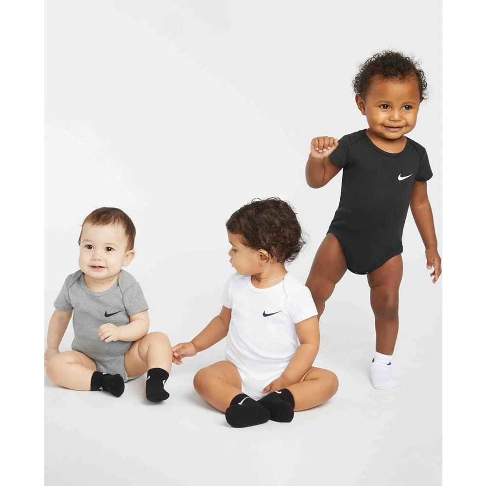 商品NIKE|Baby Boys or Baby Girls Mini Me Essential Bodysuits, Pack of 3,价格¥180,第4张图片详细描述