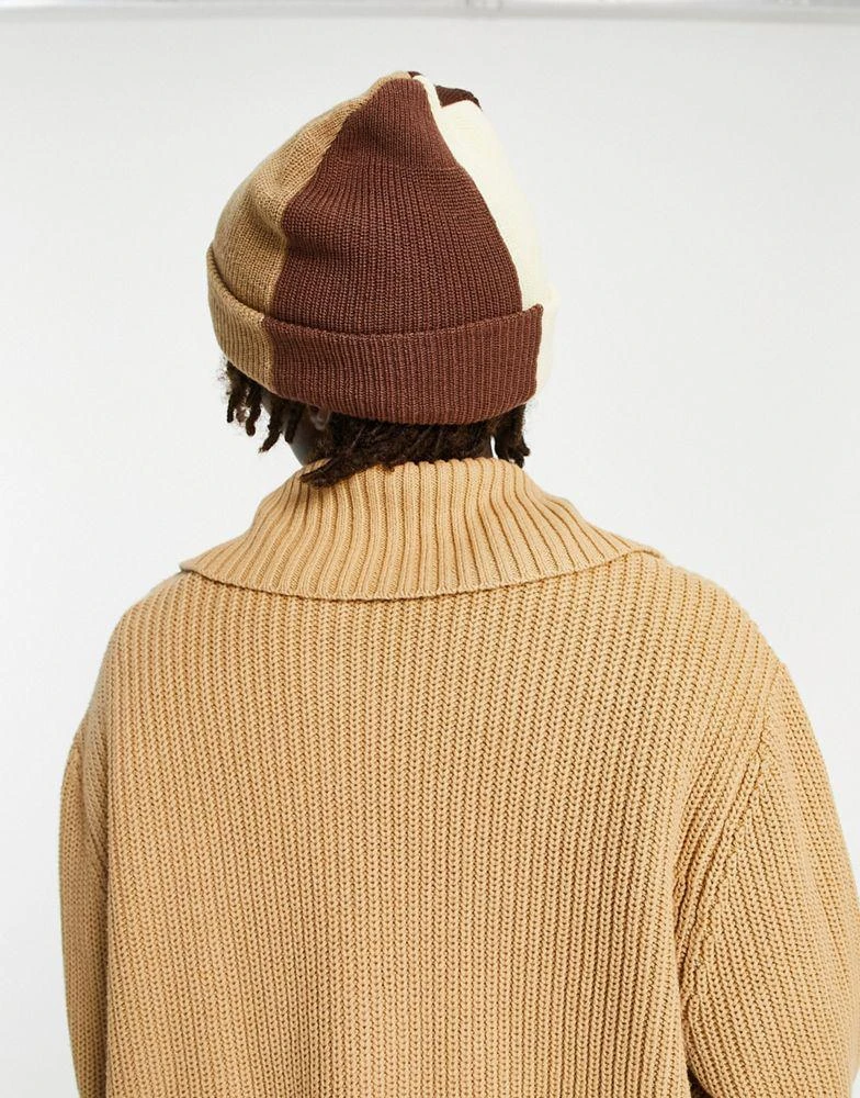 商品Reclaimed Vintage|Reclaimed Vintage unisex colourblock beanie hat in brown tones,价格¥67,第2张图片详细描述
