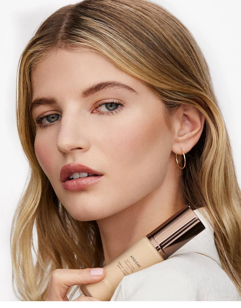 商品HOURGLASS|Ambient Soft Glow Foundation,价格¥438,第5张图片详细描述