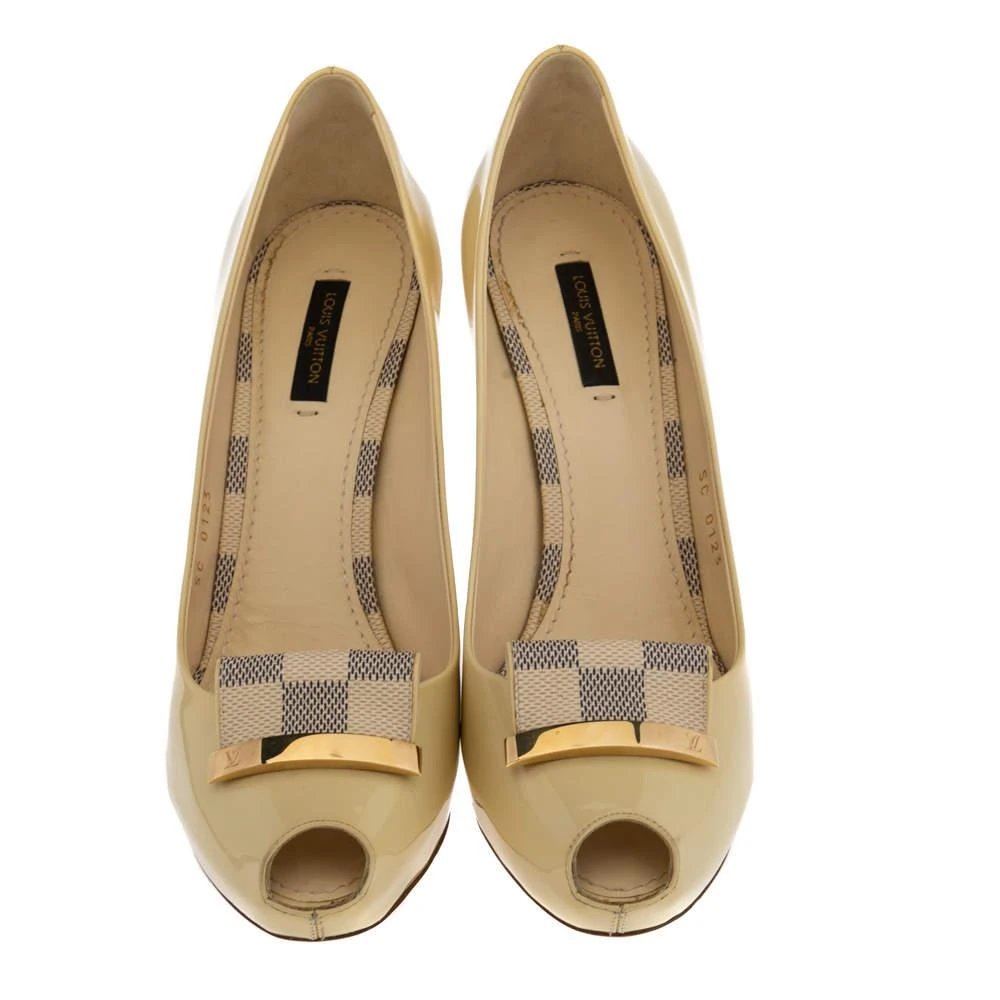 商品[二手商品] Louis Vuitton|Louis Vuitton Cream Patent Leather Damier Azur Damia Peep-Toe Pumps Size 38.5,价格¥1908,第3张图片详细描述