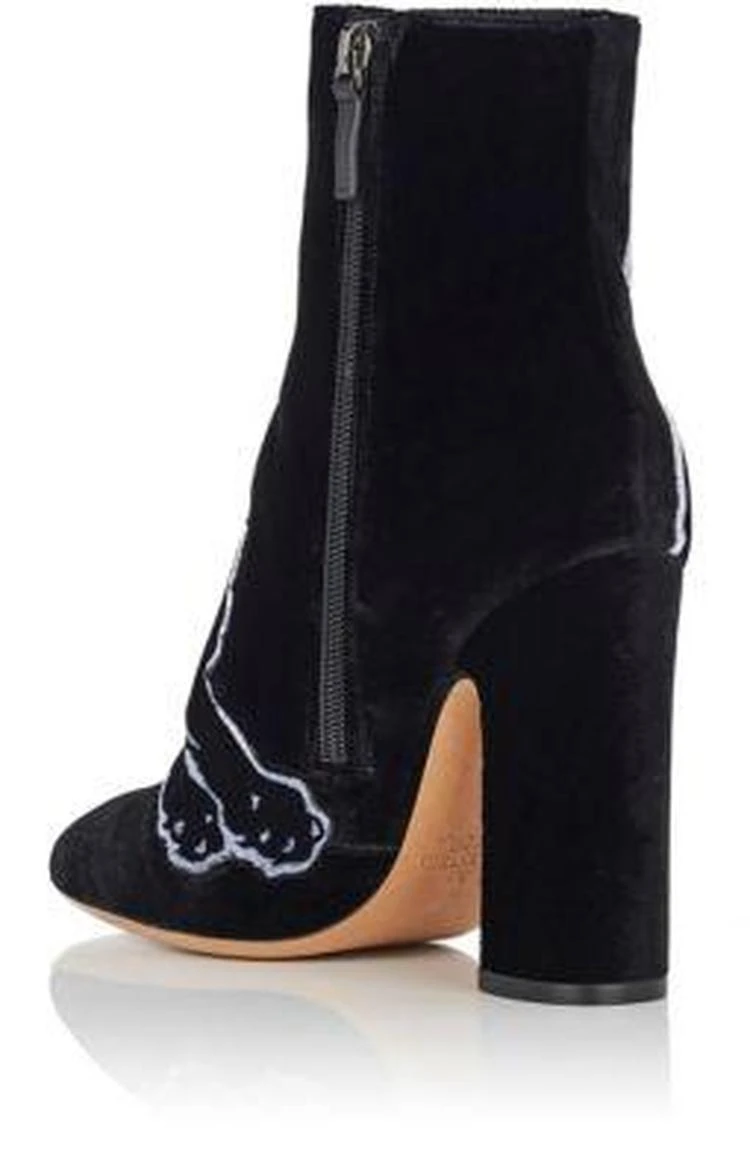 商品Valentino|Panther-Appliqué Velvet Ankle Boots,价格¥4307,第3张图片详细描述