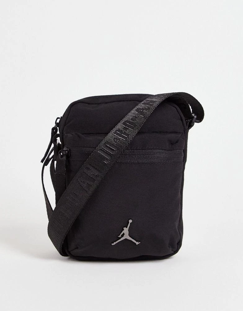 商品Jordan|Jordan Airborne crossbody bag in black,价格¥173,第1张图片