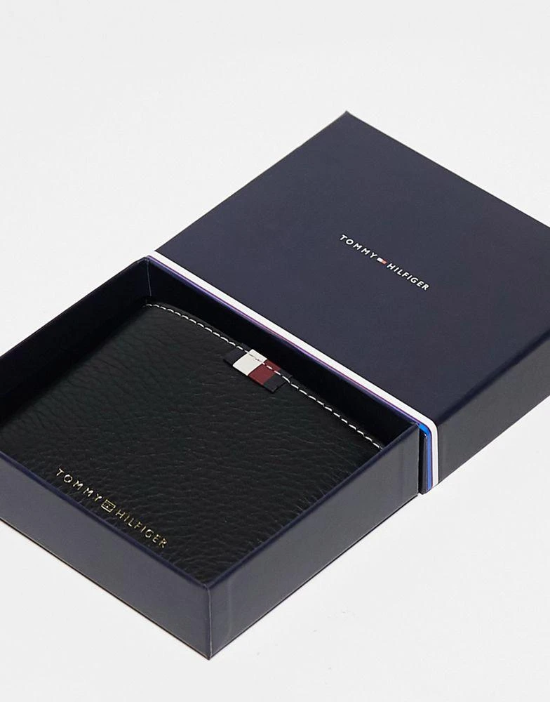 商品Tommy Hilfiger|Tommy Hilfiger mini cc wallet in black,价格¥519,第2张图片详细描述