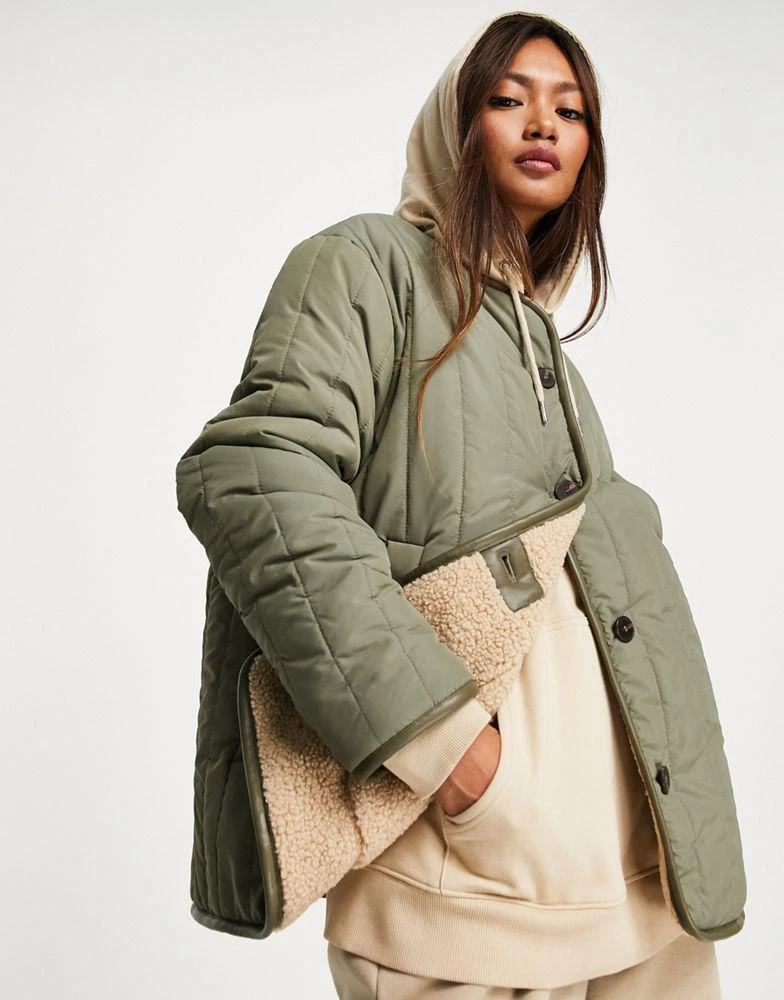 商品Topshop|Topshop lightweight reversible borg liner jacket in khaki,价格¥632,第1张图片