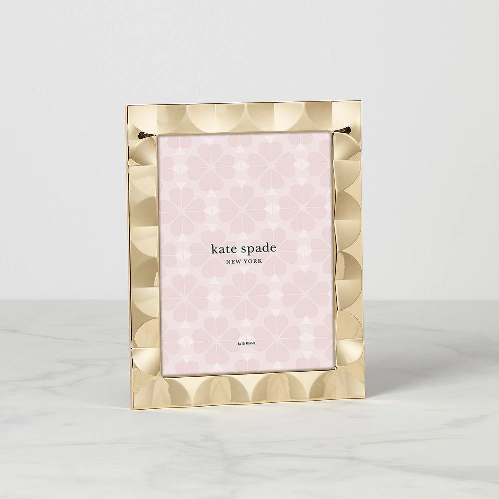 South Street Gold Scallop Frame, 8" x 10" 商品