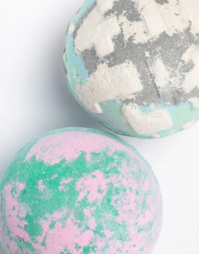 商品Lush|LUSH X ASOS Exclusive Lakes Bath Bomb Duo Set,价格¥136,第4张图片详细描述