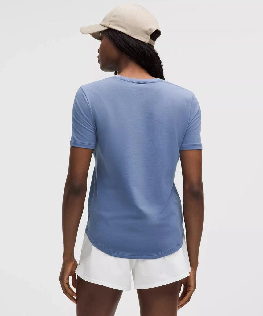 Love Curved-Hem Crewneck T-Shirt 商品