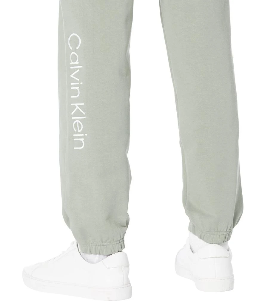 商品Calvin Klein|Standard Logo Terry Joggers,价格¥277,第3张图片详细描述