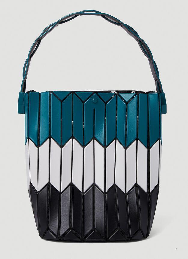 商品Issey Miyake|Matte Bucket Handbag in Blue,价格¥5378,第1张图片