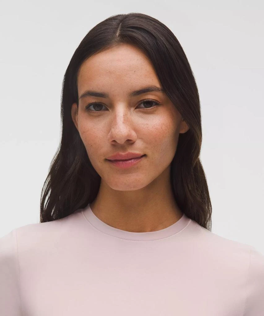 商品Lululemon|Wundermost Ultra-Soft Nulu Crewneck Cropped T-Shirt,价格¥246,第4张图片详细描述