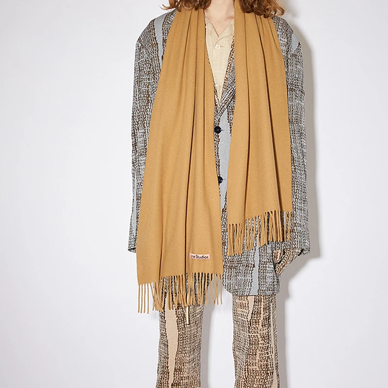 商品[国内直发] Acne Studios|流苏羊绒围巾披肩 深驼色 男女同款,价格¥1476,第4张图片详细描述