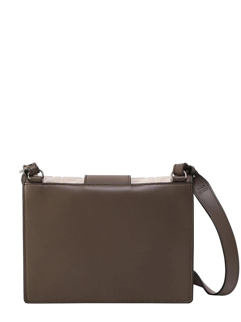 商品Fendi|Fendi Baguette Medium Messenger Bag,价格¥8154,第2张图片详细描述