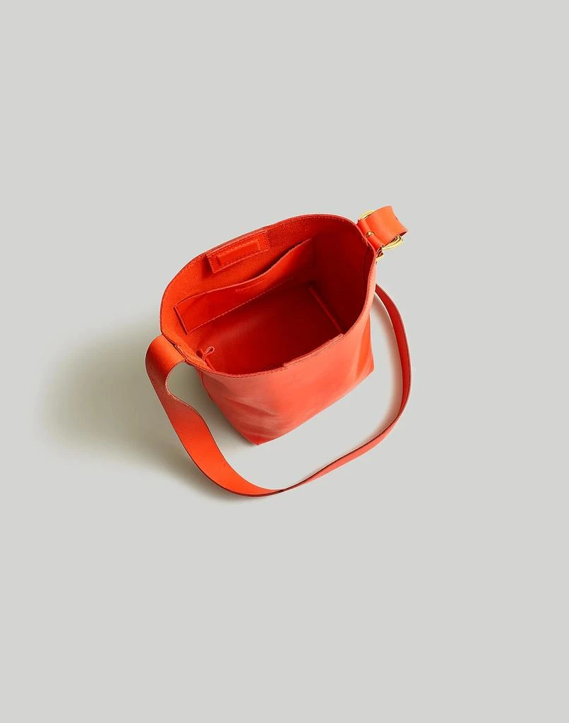 商品Madewell|The Essential Mini Bucket Tote,价格¥441,第2张图片详细描述