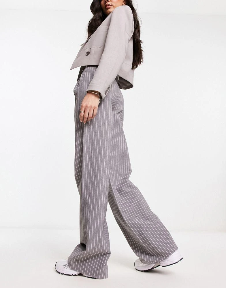 商品ASOS|ASOS DESIGN premium stretch tailored trouser in grey pinstripe,价格¥205,第2张图片详细描述