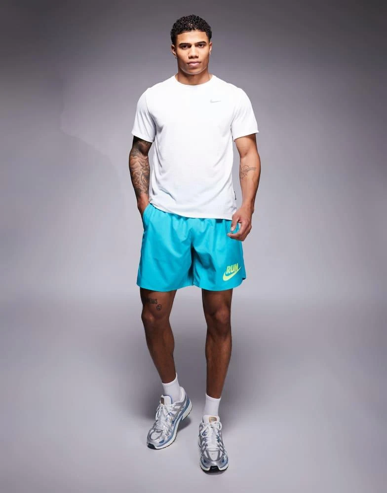 商品NIKE|Nike Running Miler Breathe t-shirt in white,价格¥396,第4张图片详细描述