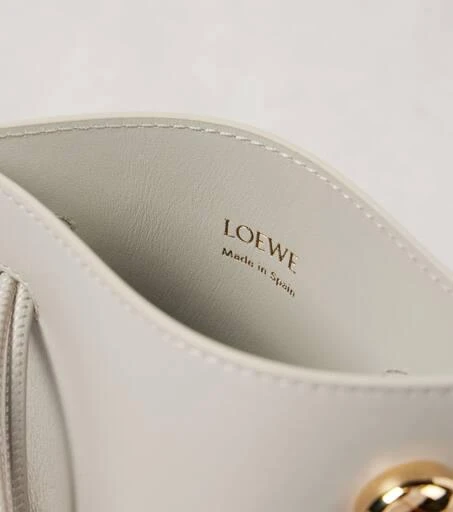 商品Loewe|Pebble Dice leather iPhone case,价格¥8131,第3张图片详细描述