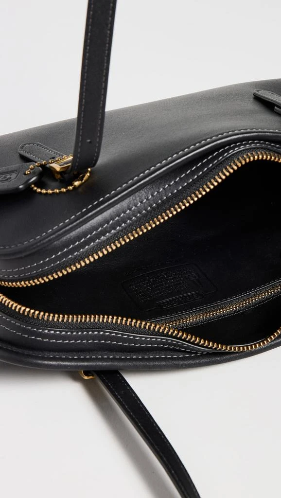 商品Coach|Swing Zip Bag,价格¥2976,第5张图片详细描述