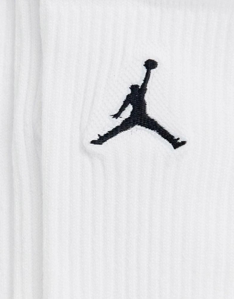 商品Jordan|Jordan 3 pack crew socks with logo in white,价格¥73,第3张图片详细描述