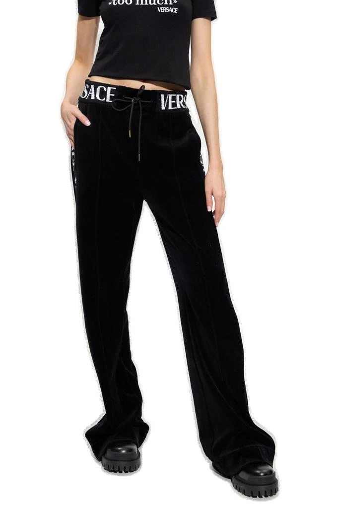 商品Versace|Versace Logo Printed Velvet Drawstring Pants,价格¥4120,第2张图片详细描述