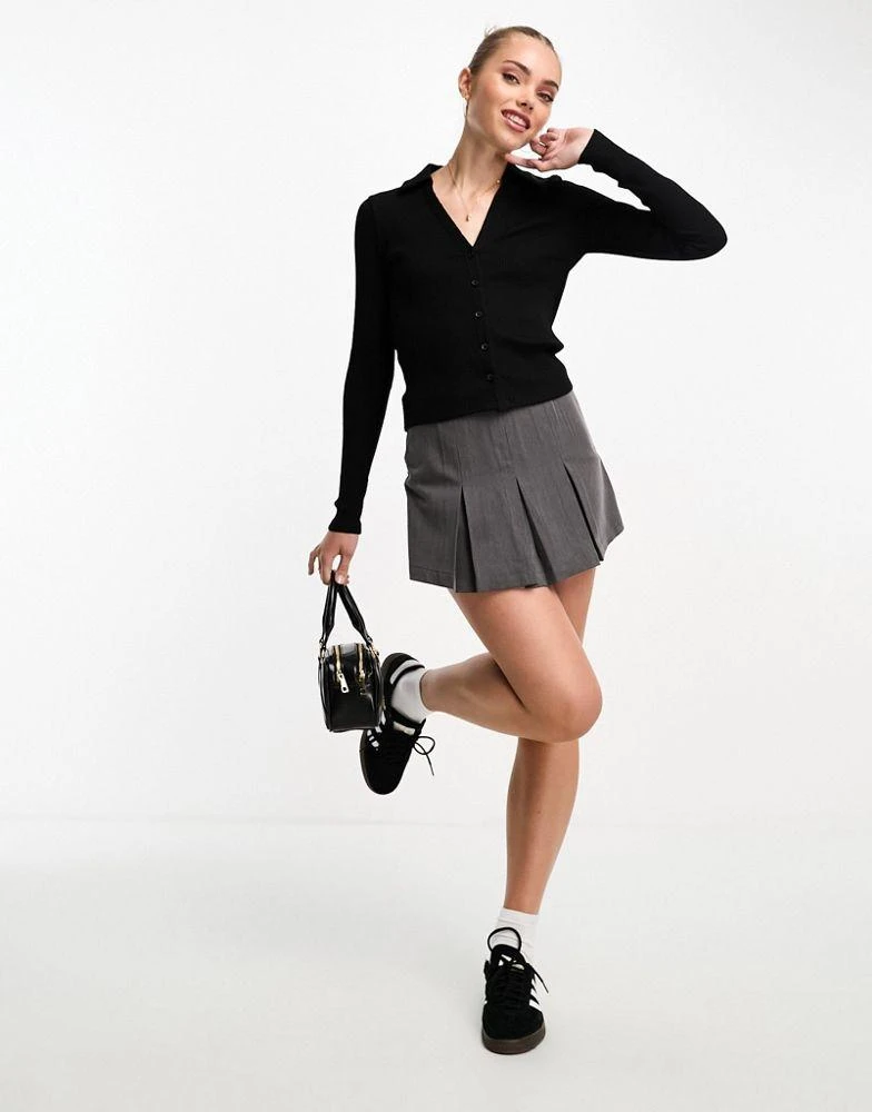 商品Miss Selfridge|Miss Selfridge rib button through shirt in black,价格¥187,第3张图片详细描述