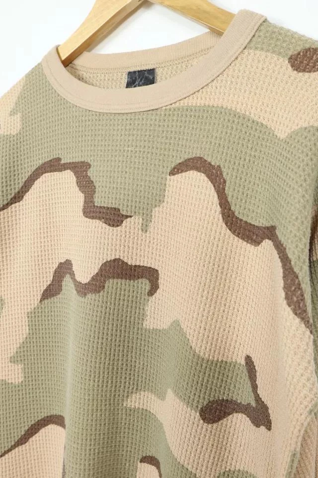 商品Urban Outfitters|Vintage Long Sleeve Camo Tee 013,价格¥483,第4张图片详细描述