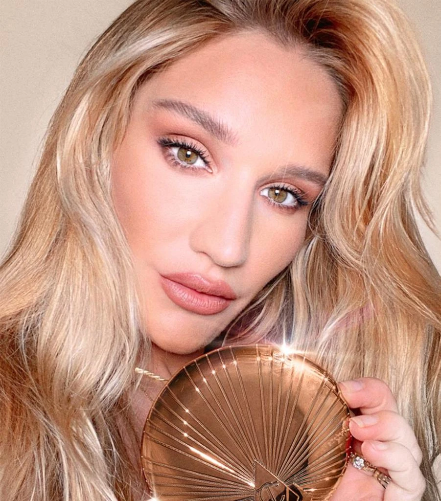 商品Charlotte Tilbury|Airbrush Bronzer,价格¥486,第3张图片详细描述