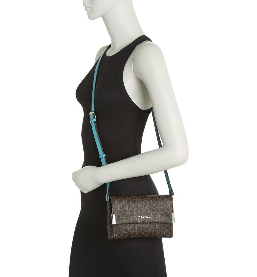 商品Calvin Klein|Printed Pindot Logo Crossbody Bag,价格¥368,第4张图片详细描述