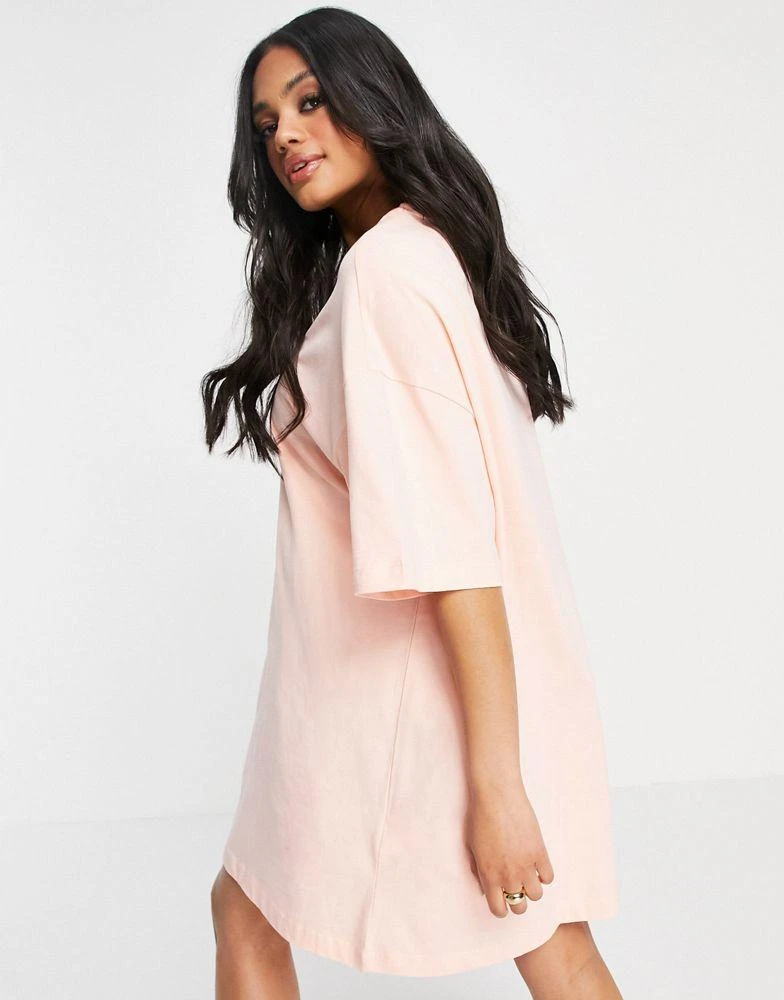 商品New Balance|New Balance t-shirt dress in pink - exclusive to ASOS,价格¥100,第2张图片详细描述