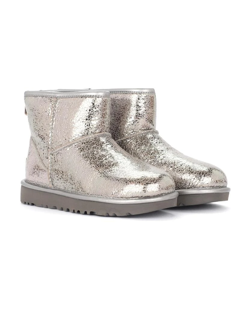 商品UGG|Ugg Classic Ii Mini Ankle Boots In Metallic Grey Leather,价格¥1606,第2张图片详细描述