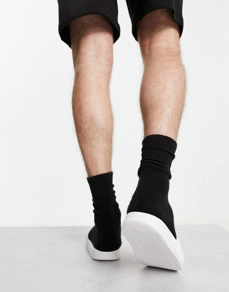 商品Adidas|adidas Originals Adilette Lite sliders in white,价格¥183,第2张图片详细描述