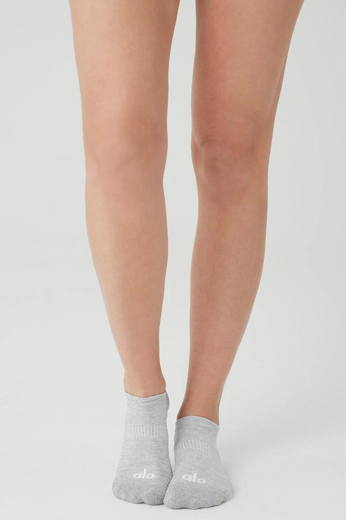 商品Alo|Women's Performance Tab Sock - Athletic Heather Grey/White,价格¥135,第2张图片详细描述