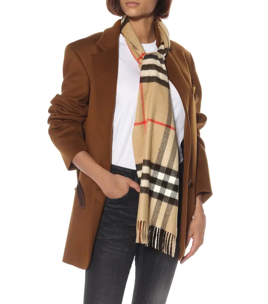 商品Burberry|Giant Check cashmere scarf,价格¥3777,第2张图片详细描述