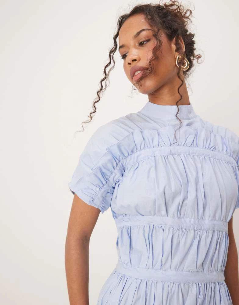 商品Ghospell|Ghospell high neck ruched midi dress in blue,价格¥920,第2张图片详细描述