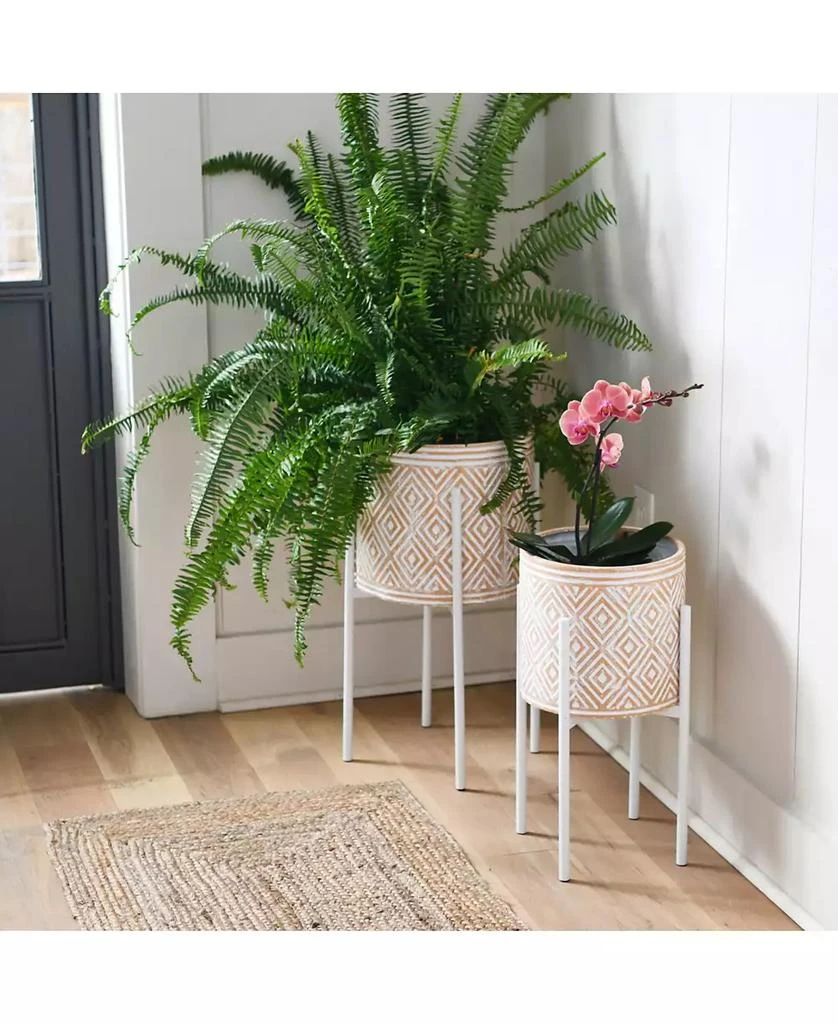 商品Storied Home|Modern Boho Embossed Metal Planters with Stands,价格¥860,第4张图片详细描述