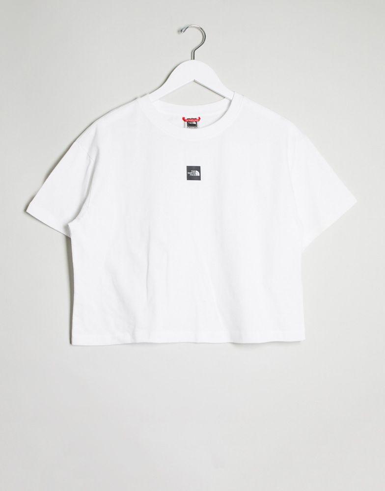 The North Face Central Logo cropped t-shirt in white Exclusive at ASOS商品第3张图片规格展示