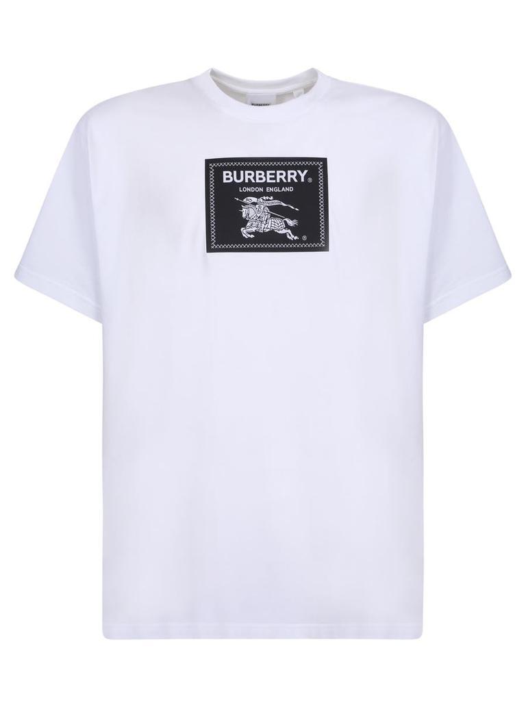 商品Burberry|BURBERRY T-SHIRT SHORT SLEEVES OVERSIZE DECORATED WITH AN APPLICATION WITH THE EQUESTRIAN RIDER EMBLEM AND LOGO BY BURBERRY,价格¥4608,第1张图片