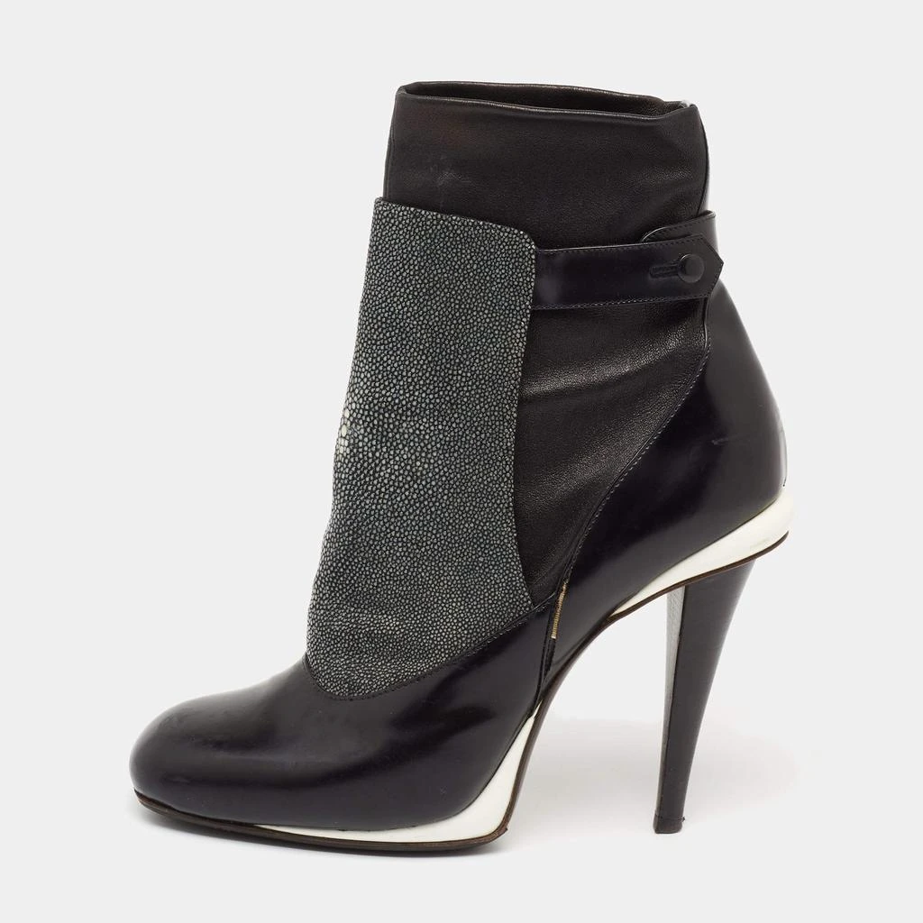 商品[二手商品] Fendi|Fendi Black Texture leather and Leather Ankle Boots Size 40,价格¥2297,第1张图片