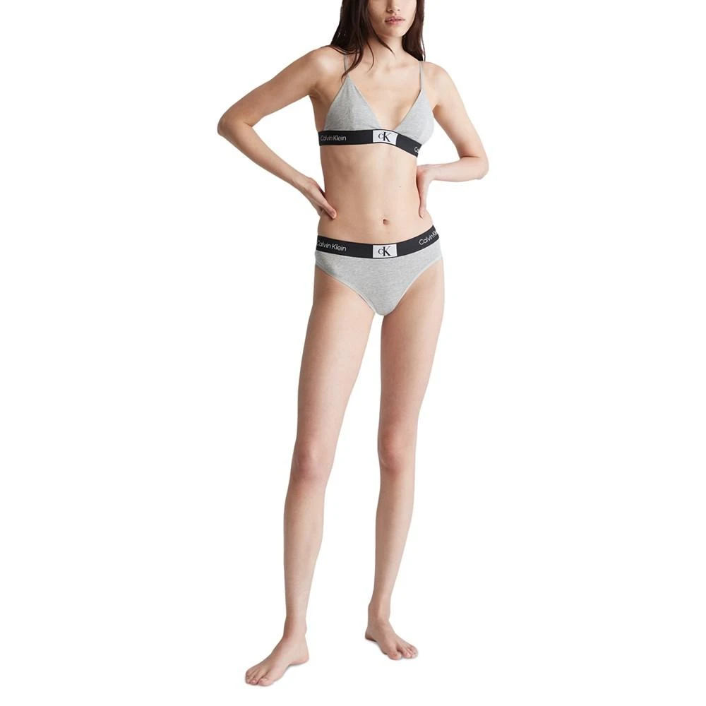 商品Calvin Klein|Women's 1996 Unlined Triangle Bralette QF7217,价格¥228,第2张图片详细描述