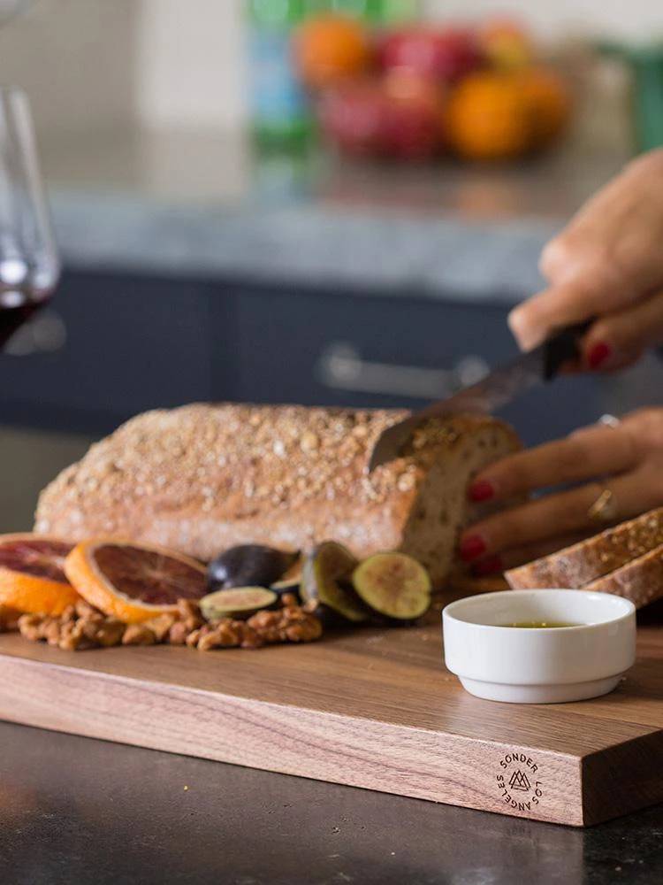 Motley Cutting Board 商品