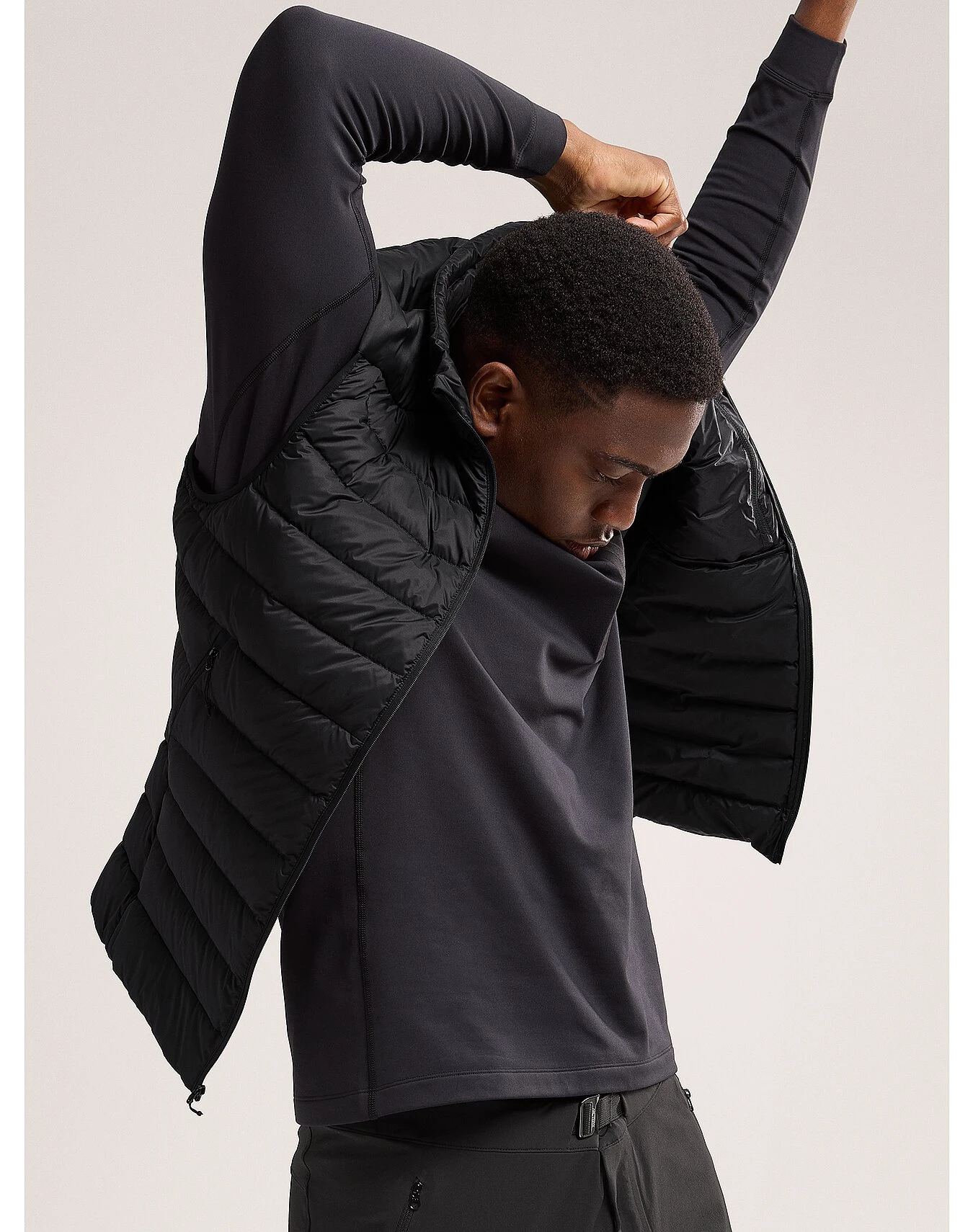 商品【商品预售7天】 Arc'teryx|Arc'teryx 男士户外软壳衣 X000007455BLACK 黑色,价格¥2717 描述