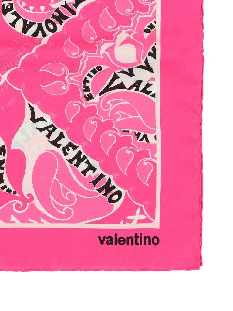 商品Valentino|Valentino Manifesto Bandana Foulard Logo Printed Scarf,价格¥1771,第2张图片详细描述