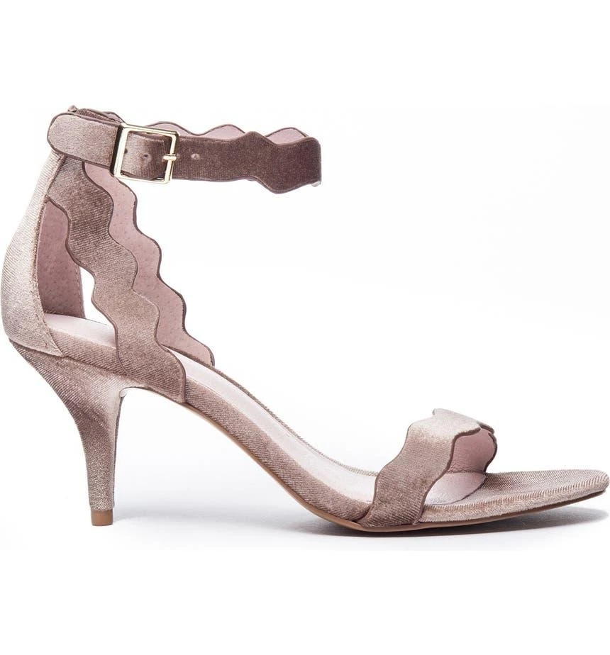 商品Chinese Laundry|Rubie Scalloped Sandal,价格¥329,第3张图片详细描述