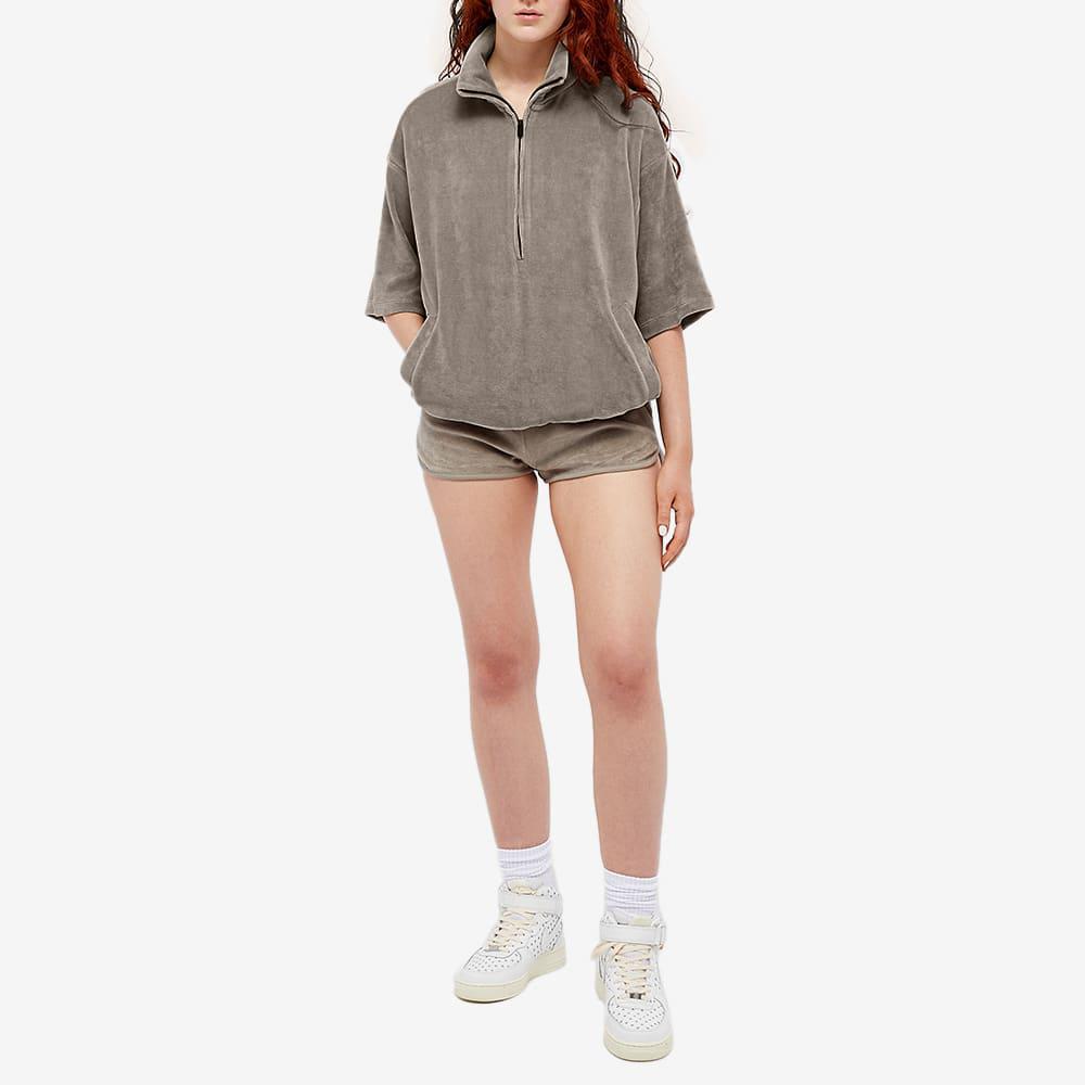 商品Essentials|Fear of God ESSENTIALS Women's Velour Zip Mock Neck - Desert Taupe,价格¥736,第6张图片详细描述