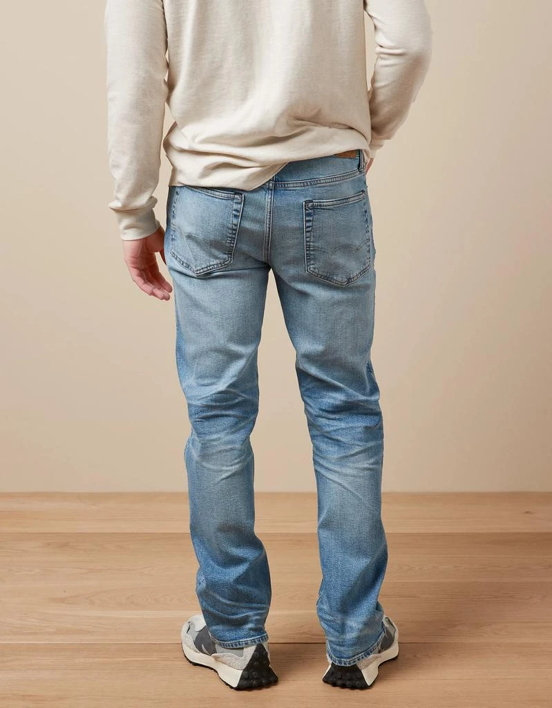 商品AE|AE AirFlex+ Distressed Relaxed Straight Jean,价格¥229,第2张图片详细描述