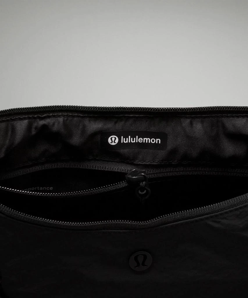 商品Lululemon|Slouchy Sling Bag 6L,价格¥552,第5张图片详细描述