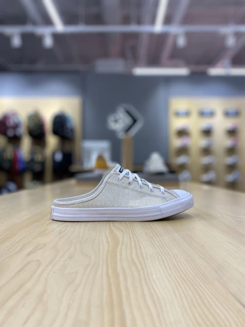 商品【预售商品15天发货】 Converse|【韩国直邮|包邮包税】匡威 CHUNK TAYLOR ALL STARIUM 金 帆布鞋 568810C,价格¥345,第1张图片