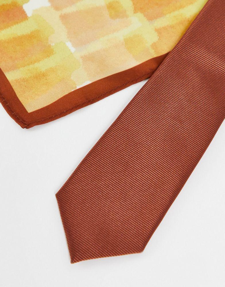 Noak slim tie in brown with abstract print pocket square and lining商品第3张图片规格展示