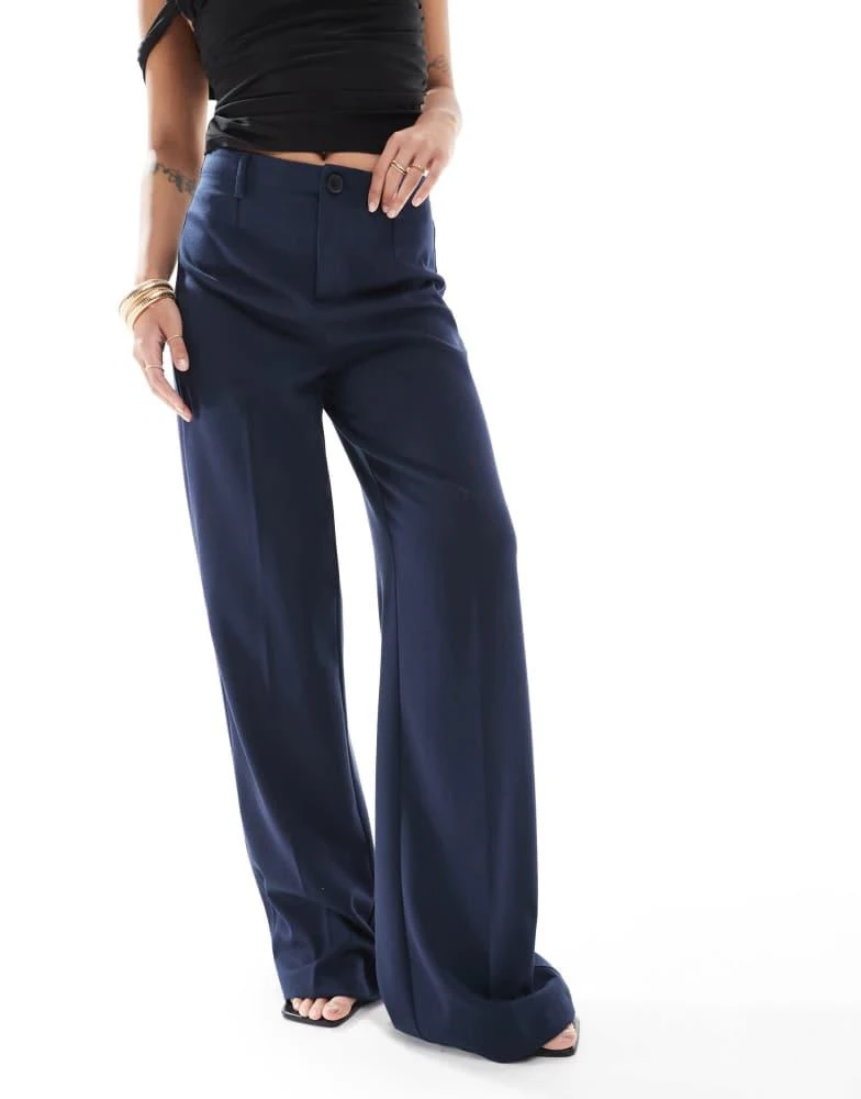 商品Bershka|Bershka Petite high waisted wide leg tailored trousers in navy,价格¥293,第2张图片详细描述